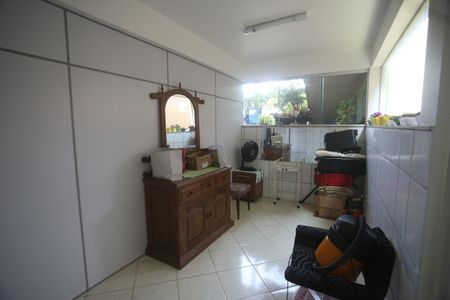 Casa à venda com 417m², 5 quartos e 4 vagasArea de serviço