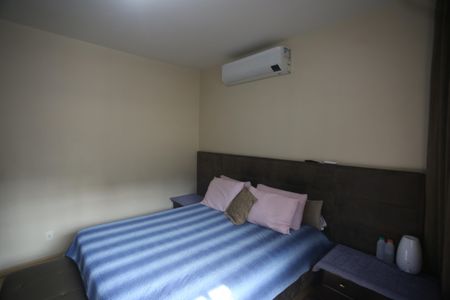 Casa à venda com 417m², 5 quartos e 4 vagasSuite