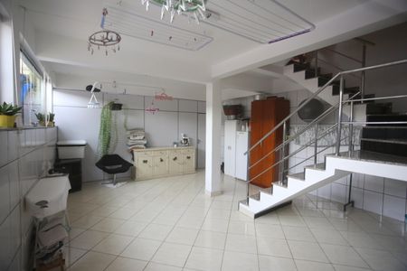 Casa à venda com 417m², 5 quartos e 4 vagasArea de serviço