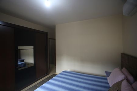 Casa à venda com 417m², 5 quartos e 4 vagasSuite