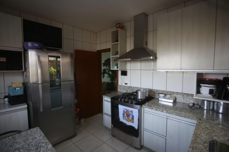 Casa à venda com 417m², 5 quartos e 4 vagasCozinha