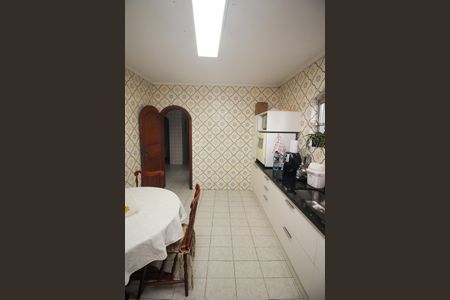 Casa à venda com 291m², 3 quartos e 3 vagas Casa à venda com 291m², 3 quartos e 3 vagasCozinha