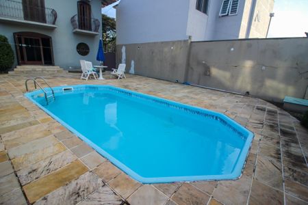 Casa à venda com 291m², 3 quartos e 3 vagas Casa à venda com 291m², 3 quartos e 3 vagasPiscina