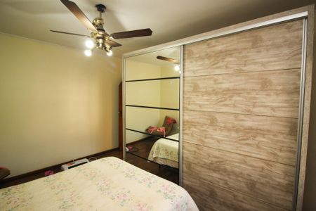 Casa à venda com 291m², 3 quartos e 3 vagas Casa à venda com 291m², 3 quartos e 3 vagasQuarto 2