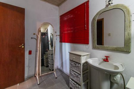 Casa à venda com 229m², 3 quartos e 2 vagasBanheiro da Suíte