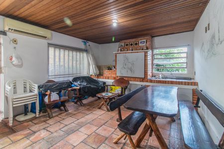 Casa à venda com 229m², 3 quartos e 2 vagasCozinha e Área de Serviço