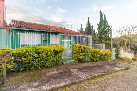 Casa à venda com 229m², 3 quartos e 2 vagasFachada