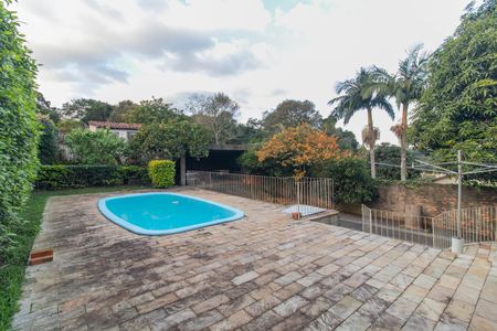 Casa à venda com 229m², 3 quartos e 2 vagasQuintal