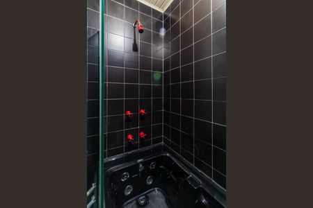 Casa à venda com 229m², 3 quartos e 2 vagasBanheiro da Suíte