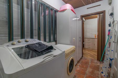 Casa à venda com 229m², 3 quartos e 2 vagasCozinha e Área de Serviço