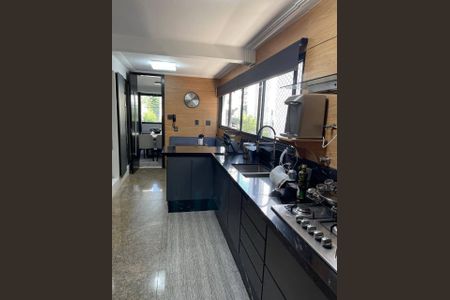 Apartamento à venda com 247m², 4 quartos e 2 vagas