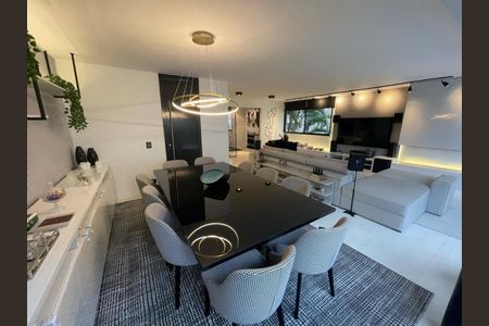 Apartamento à venda com 247m², 4 quartos e 2 vagas