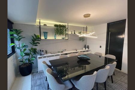 Apartamento à venda com 247m², 4 quartos e 2 vagas