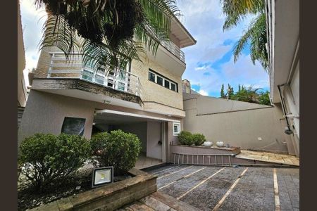 Casa à venda com 418m², 4 quartos e 5 vagas
