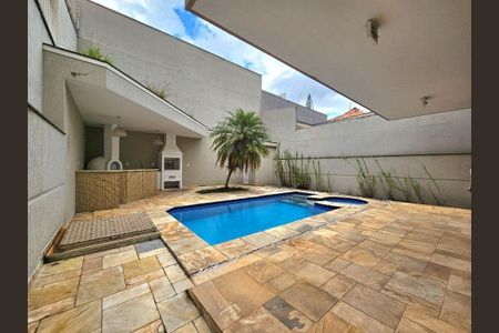 Casa à venda com 418m², 4 quartos e 5 vagas