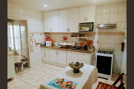 Casa à venda com 226m², 2 quartos e 3 vagas