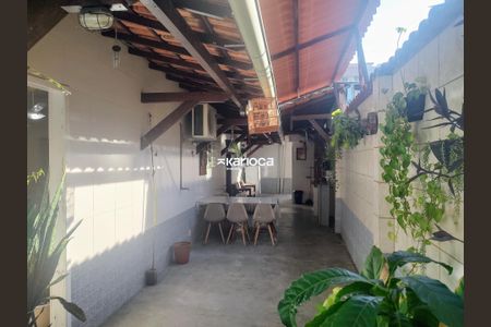 Casa à venda com 226m², 2 quartos e 3 vagas