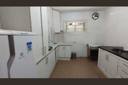 Casa à venda com 240m², 3 quartos e 4 vagas