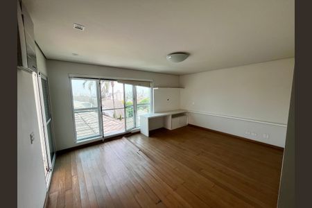 Casa de condomínio à venda com 700m², 6 quartos e 6 vagas Casa de condomínio à venda com 700m², 6 quartos e 6 vagas Suíte 3