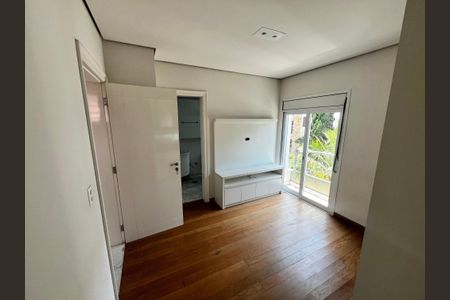 Casa de condomínio à venda com 700m², 6 quartos e 6 vagas Casa de condomínio à venda com 700m², 6 quartos e 6 vagas Suíte 1