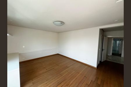 Casa de condomínio à venda com 700m², 6 quartos e 6 vagas Casa de condomínio à venda com 700m², 6 quartos e 6 vagas Suíte 3