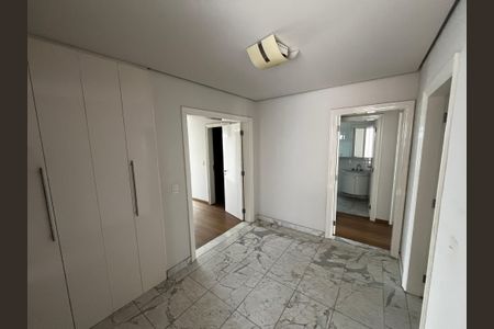 Casa de condomínio à venda com 700m², 6 quartos e 6 vagas Casa de condomínio à venda com 700m², 6 quartos e 6 vagasCopa 3