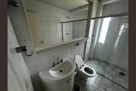 Casa de condomínio à venda com 700m², 6 quartos e 6 vagas Casa de condomínio à venda com 700m², 6 quartos e 6 vagasBanheiro da Suíte 4