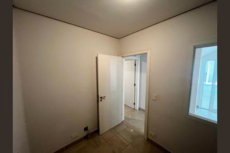 Casa de condomínio à venda com 700m², 6 quartos e 6 vagas Casa de condomínio à venda com 700m², 6 quartos e 6 vagasQuarto de Serviço