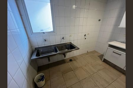 Casa de condomínio à venda com 700m², 6 quartos e 6 vagas Casa de condomínio à venda com 700m², 6 quartos e 6 vagasÁrea de Serviço