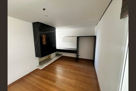 Casa de condomínio à venda com 700m², 6 quartos e 6 vagas Casa de condomínio à venda com 700m², 6 quartos e 6 vagasSaleta