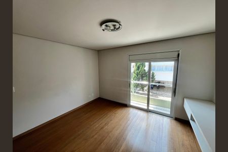 Casa de condomínio à venda com 700m², 6 quartos e 6 vagas Casa de condomínio à venda com 700m², 6 quartos e 6 vagas Suíte 2