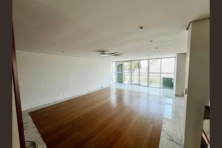 Casa de condomínio à venda com 700m², 6 quartos e 6 vagas Casa de condomínio à venda com 700m², 6 quartos e 6 vagasSala 2