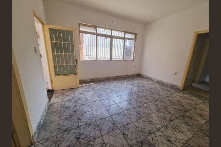 Casa à venda com 226m², 4 quartos e 2 vagas
