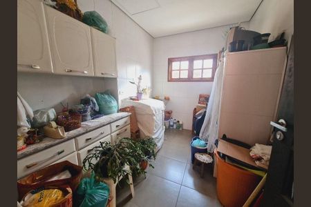 Casa à venda com 226m², 4 quartos e 2 vagas