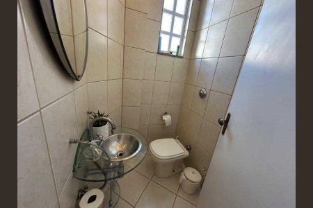 Casa de condomínio à venda com 263m², 4 quartos e 7 vagas