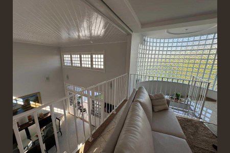 Casa de condomínio à venda com 263m², 4 quartos e 7 vagas