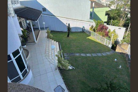 Casa de condomínio à venda com 263m², 4 quartos e 7 vagas