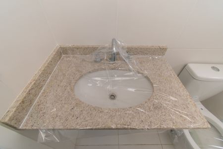 Apartamento à venda com 73m², 2 quartos e 1 vaga Apartamento à venda com 73m², 2 quartos e 1 vagaBanheiro da Suíte 2