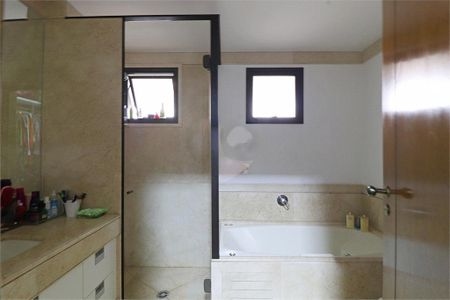 Apartamento à venda com 250m², 4 quartos e 4 vagas