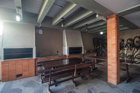 Apartamento à venda com 182m², 4 quartos e 2 vagas Apartamento à venda com 182m², 4 quartos e 2 vagasÁrea comum - Churrasqueira