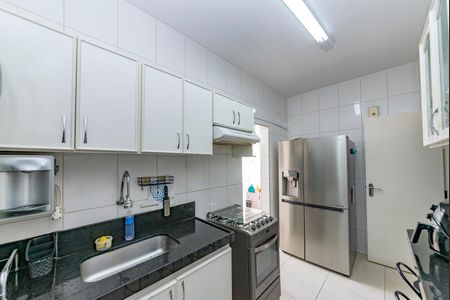 Apartamento à venda com 139m², 4 quartos e 2 vagas Apartamento à venda com 139m², 4 quartos e 2 vagasCozinha