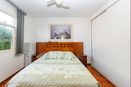 Apartamento à venda com 139m², 4 quartos e 2 vagas Apartamento à venda com 139m², 4 quartos e 2 vagasSuíte