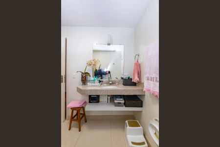 Apartamento à venda com 139m², 4 quartos e 2 vagas Apartamento à venda com 139m², 4 quartos e 2 vagasBanheiro Social