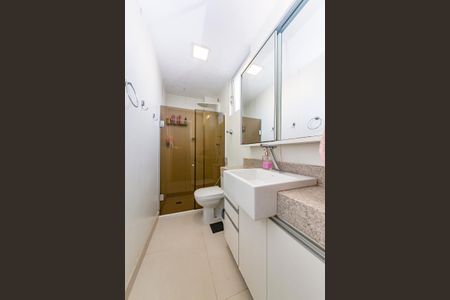 Apartamento à venda com 139m², 4 quartos e 2 vagas Apartamento à venda com 139m², 4 quartos e 2 vagasBanheiro da Suíte