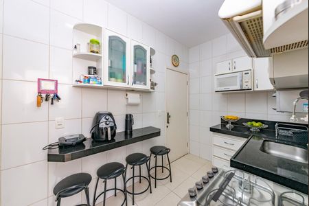 Apartamento à venda com 139m², 4 quartos e 2 vagas Apartamento à venda com 139m², 4 quartos e 2 vagasCozinha