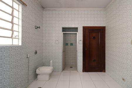 Casa para alugar com 420m², 6 quartos e 4 vagas Casa para alugar com 420m², 6 quartos e 4 vagasBanheiro