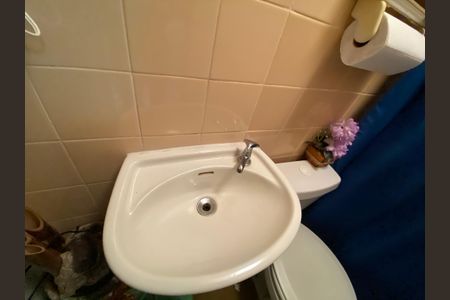 Apartamento à venda com 103m², 5 quartos e 1 vaga Apartamento à venda com 103m², 5 quartos e 1 vagaBanheiro Serviço