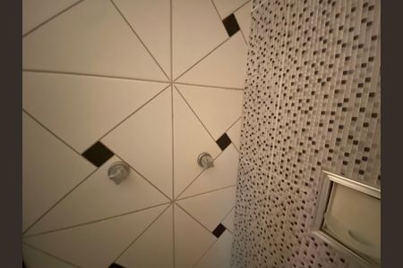 Apartamento à venda com 103m², 5 quartos e 1 vaga Apartamento à venda com 103m², 5 quartos e 1 vagaBanheiro Social