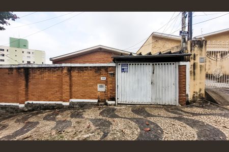 Casa à venda com 211m², 3 quartos e 1 vaga Casa à venda com 211m², 3 quartos e 1 vagaFachada