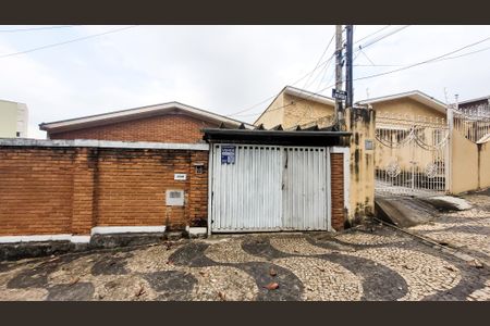Casa à venda com 211m², 3 quartos e 1 vaga Casa à venda com 211m², 3 quartos e 1 vagaFachada